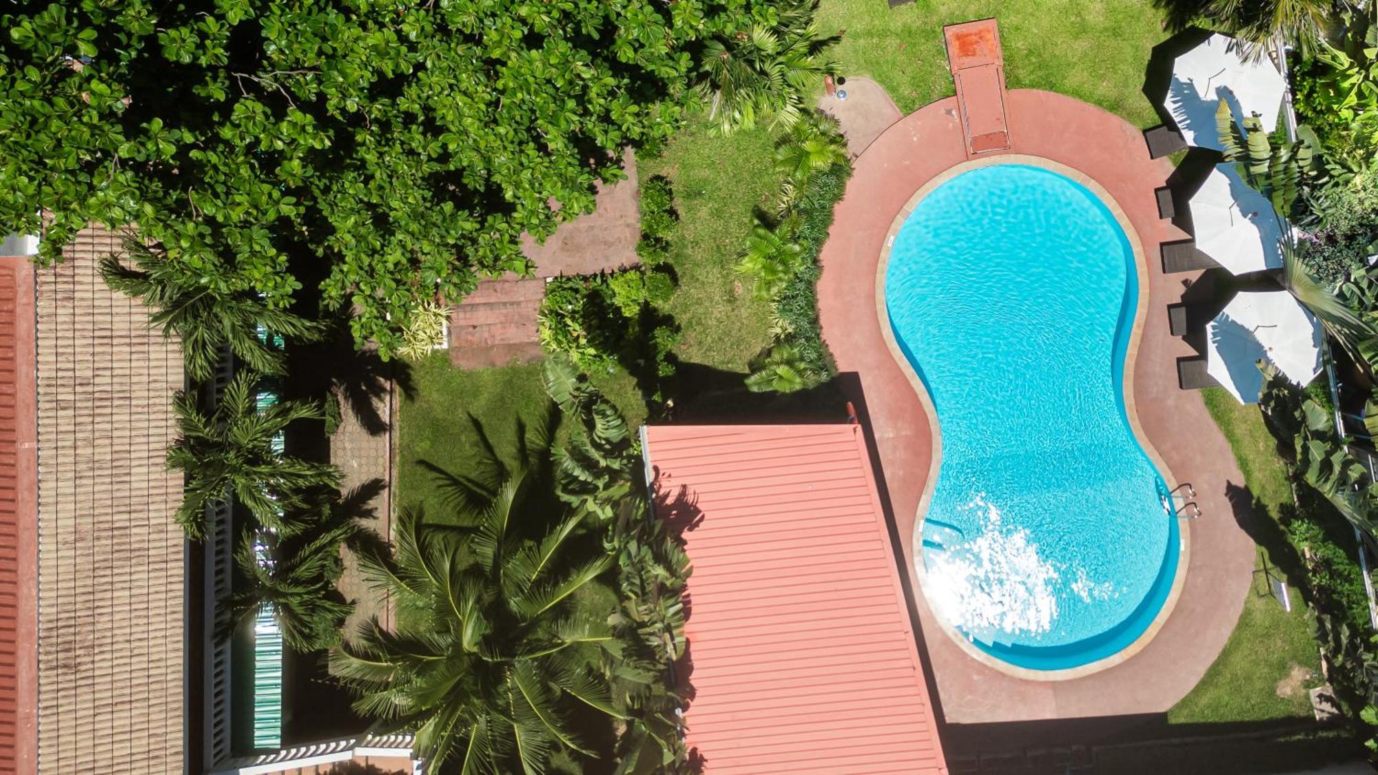 Touch Sea Boutique Hotel&Bistro Karon Bagian luar foto